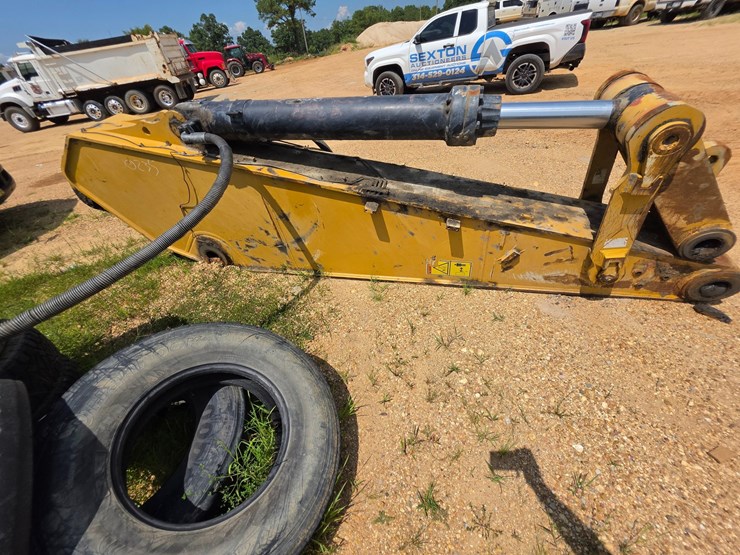 2023-caterpillar-374-image-137