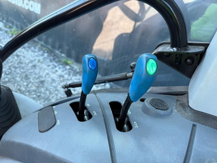 new-holland-t4.75-image-23