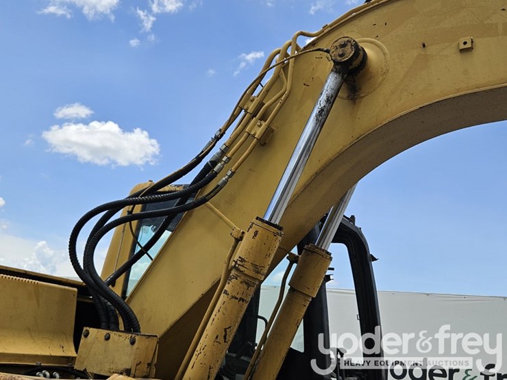 caterpillar-311c-image-16