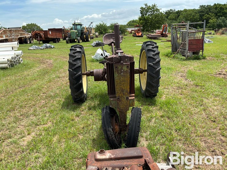 john-deere-b-image-2