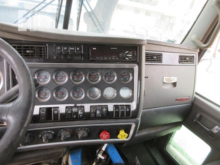 2015-kenworth-t800-image-9