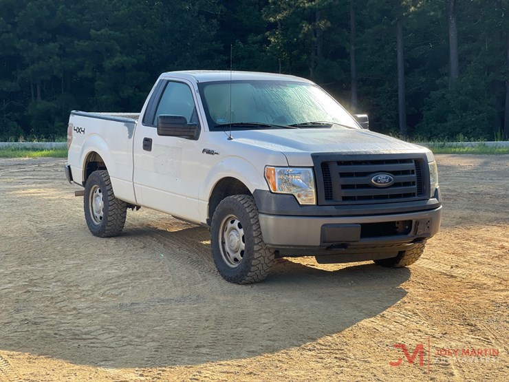 2010-ford-f150-xl-image-1