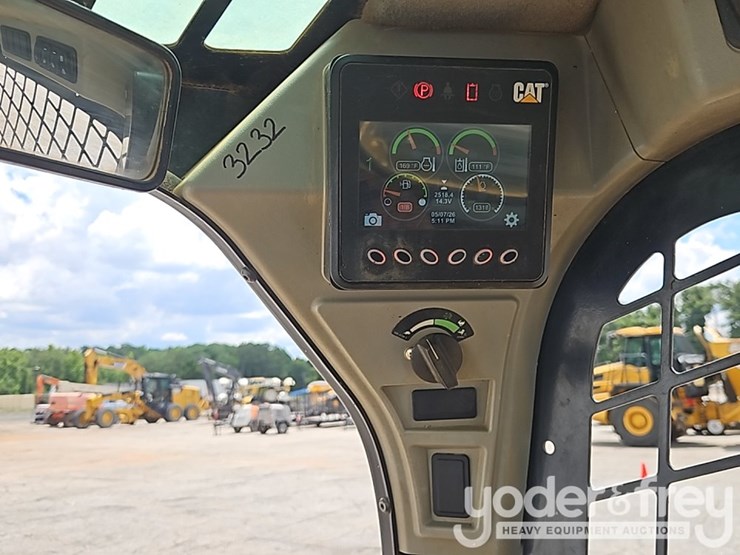 2021-caterpillar-289d3-image-35
