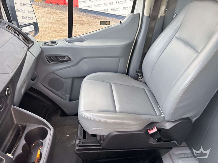 2018-ford-transit-image-19