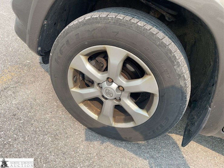2010-toyota-rav4-image-17
