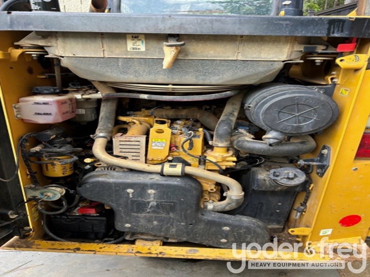 2021-caterpillar-259d3-image-2