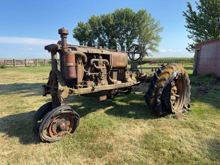 1931-farmall-f-30-duck-bill-image-1