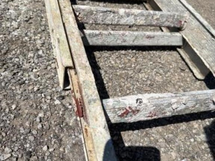 20-ft-aluminum-extension-ladder-image-2