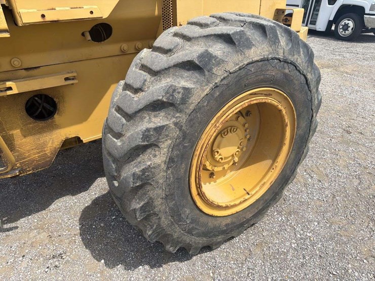 caterpillar-r80-image-10