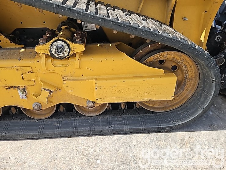 2025-caterpillar-255-image-10