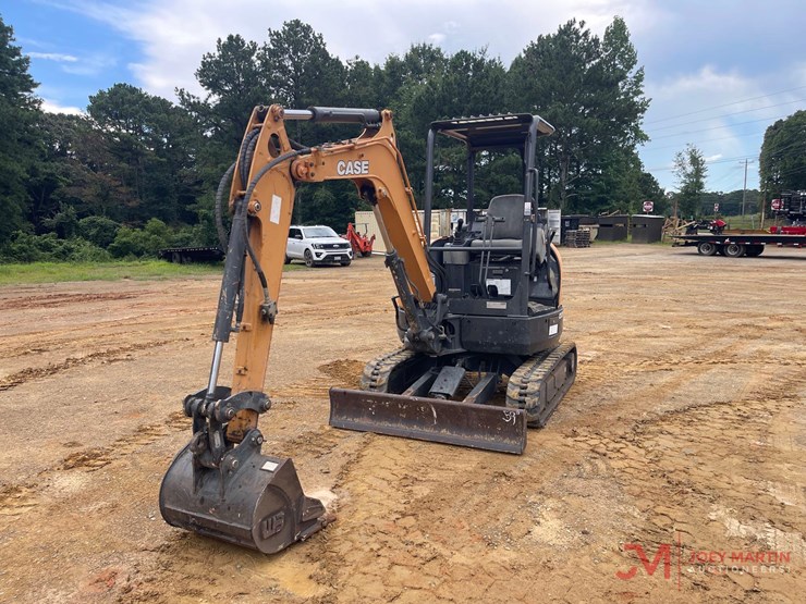 case-cx26c-mini-excavator-image-3