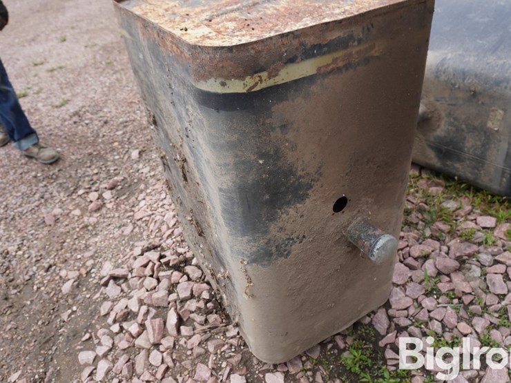 white-4-150-fuel-tanks-image-17