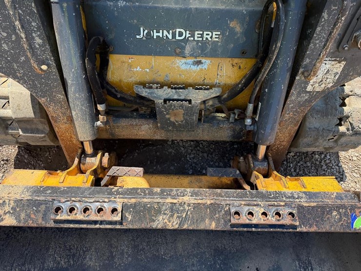 2021-deere-317g-image-10