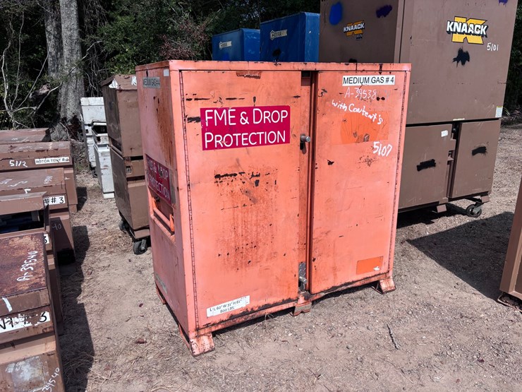 #5107-•-jobsite-toolbox-with-safety-harness-and-lanyards-image-3