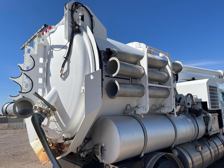 2005-vactor-2100-image-32