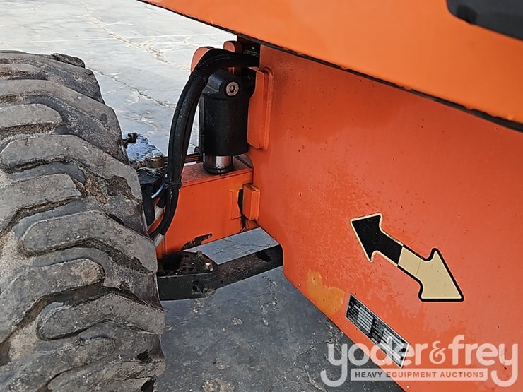 2016-jlg-600s-image-9