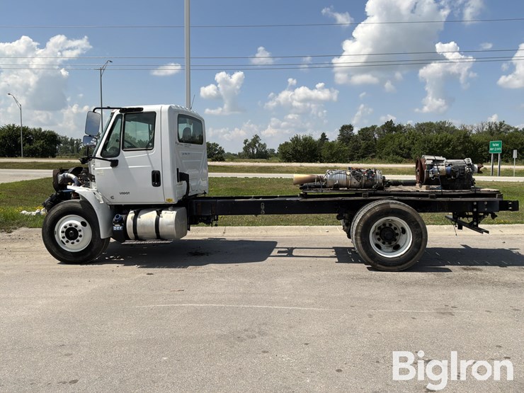 2019-international-durastar-4300-image-8