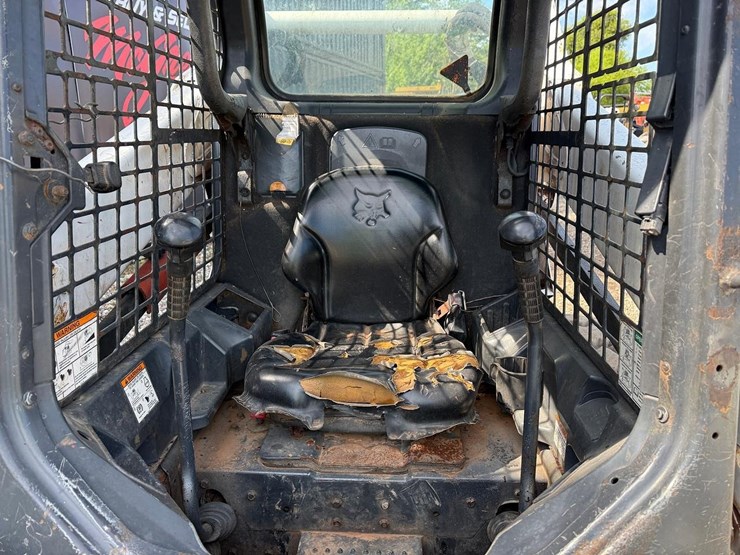 2013-bobcat-s590-image-12