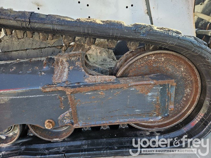 2017-bobcat-t595-image-10