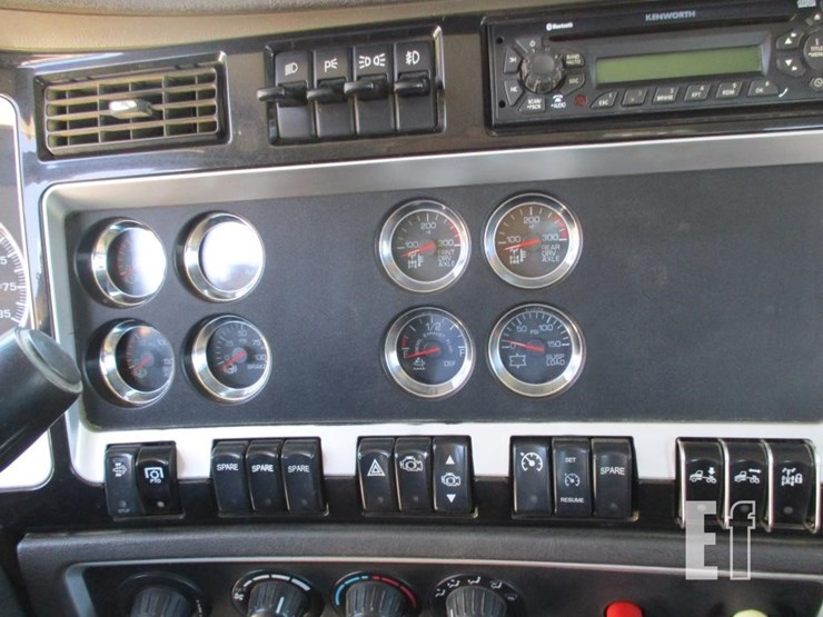 2014-kenworth-t800-image-11