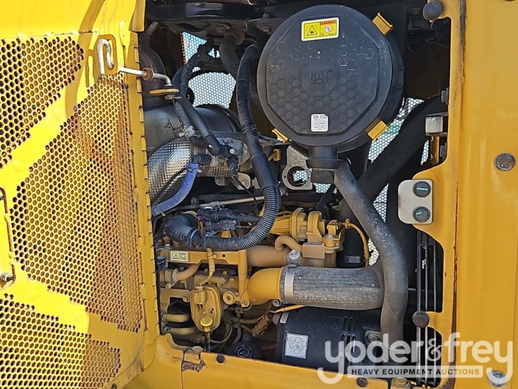 2022-caterpillar-d3-lgp-image-22