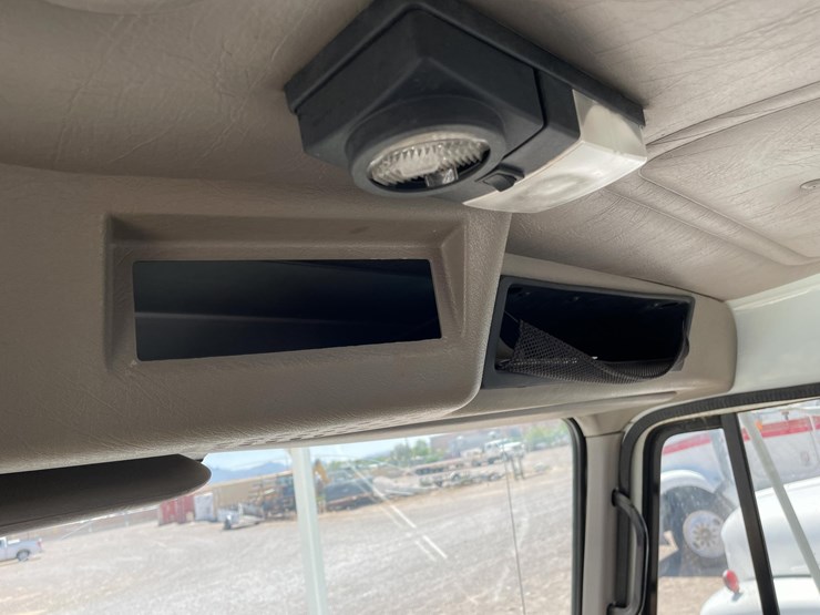 #2253-•-1998-isuzu-2-ton-cargo-truck-(has-nm-title)-(located-in-las-cruces)-image-36