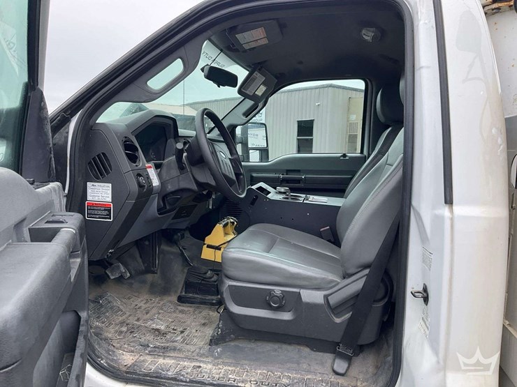 2012-ford-f550-image-21