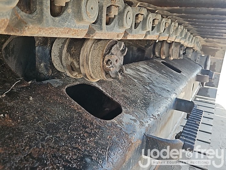 2019-caterpillar-323-image-23