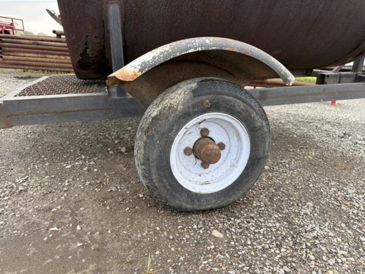 5-foot-barrel-smoker-on-trailer-image-6