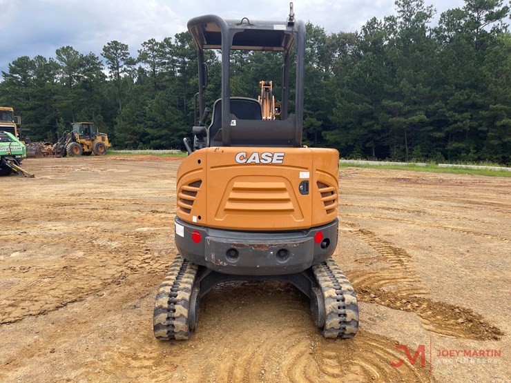 case-cx26c-mini-excavator-image-8