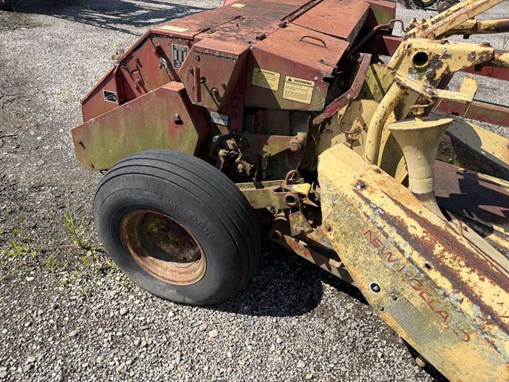 new-holland-782-image-4