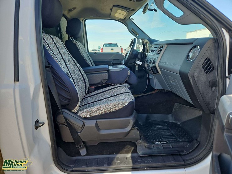 2013-ford-f550-image-28