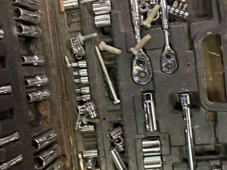 tool-carrier-and-contents,-partial-socket-set-image-3