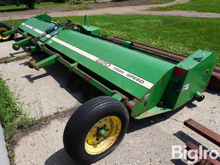 john-deere-220-image-5