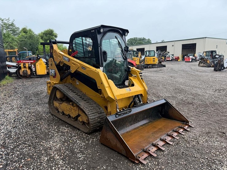 2023-caterpillar-259d3-image-6