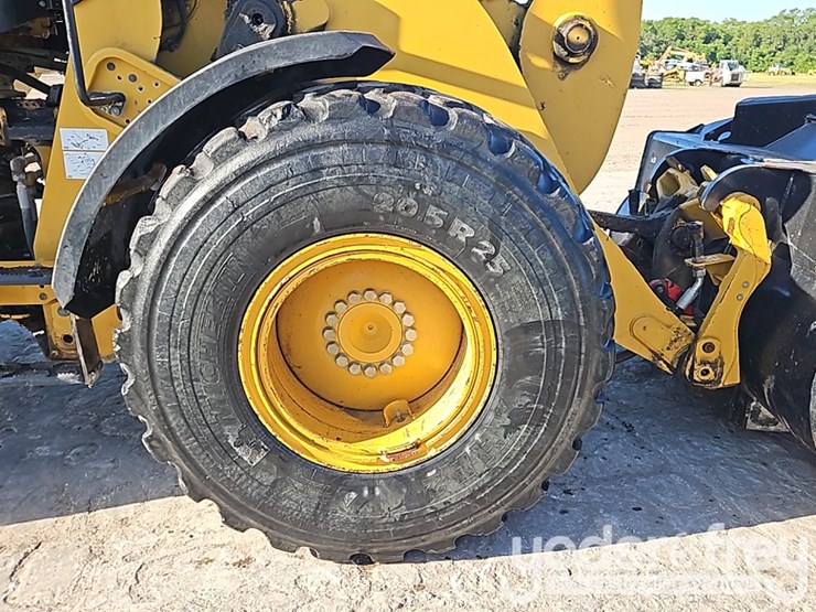 2021-caterpillar-926m-image-10