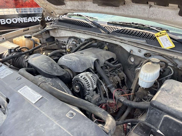 2003-chevrolet-c3500-image-18