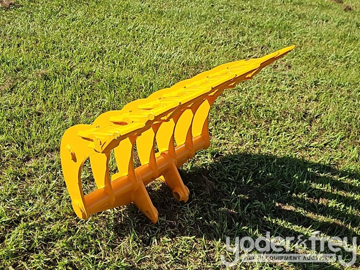 2026-caterpillar-305-image-4