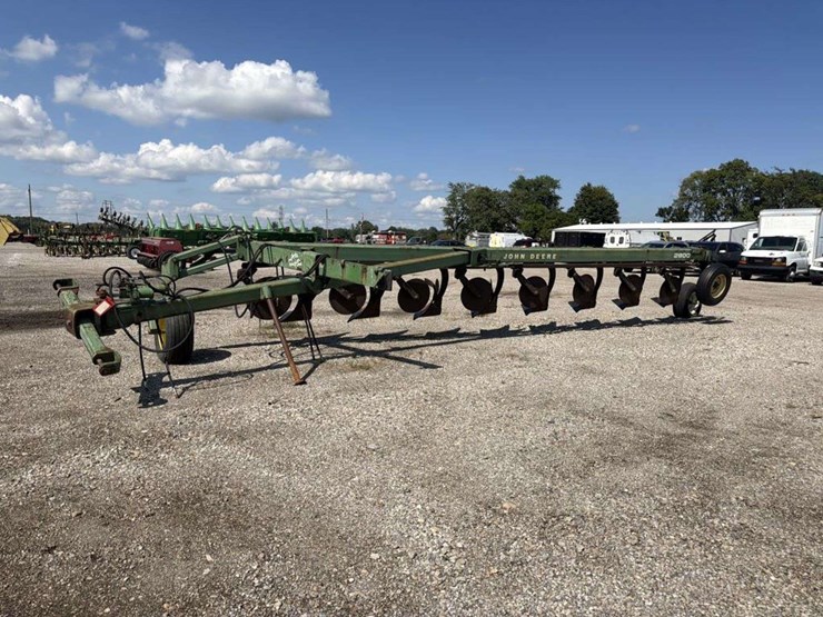 john-deere-2800-image-1
