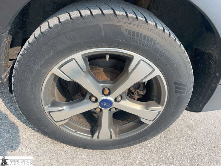 2017-ford-escape-se-image-23
