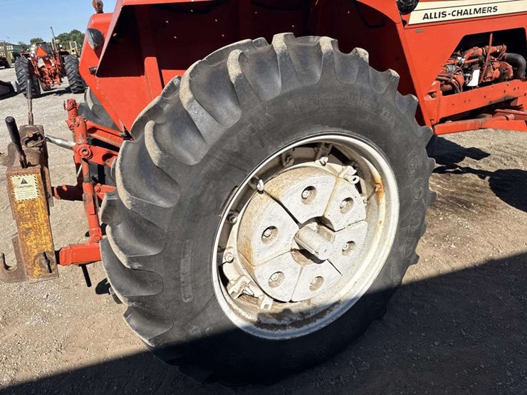 allis-chalmers-one-ninety-xt-diesel-tractor-image-14