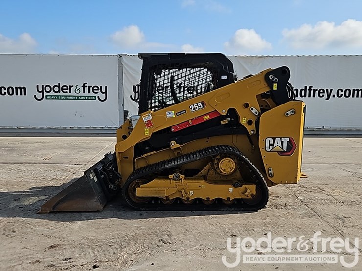 2025-caterpillar-255-image-3