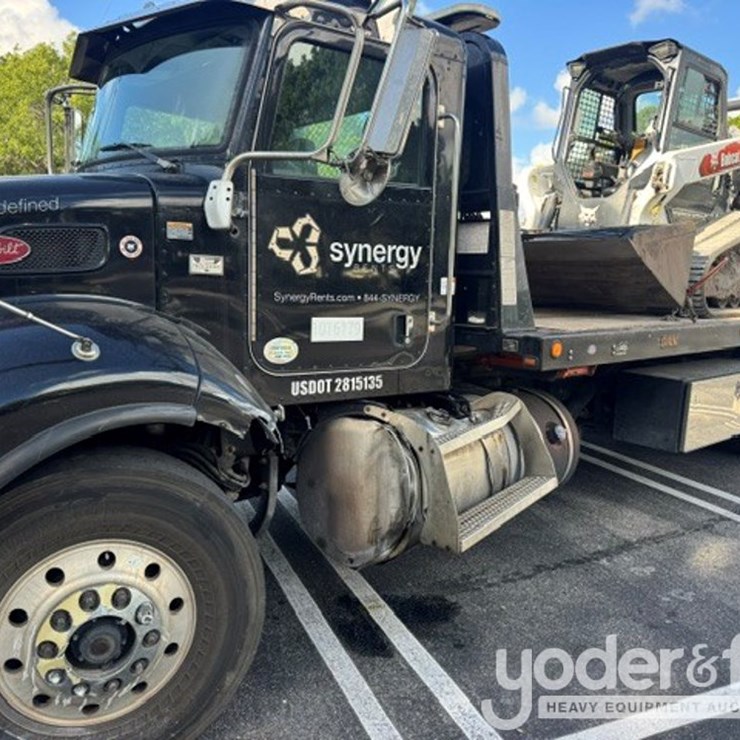 2017 PETERBILT 348