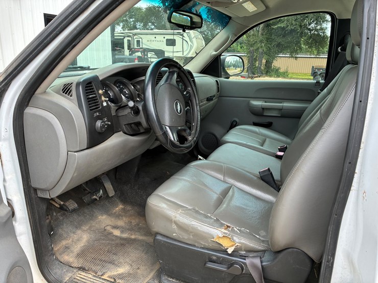 2009-chevrolet-2500-image-6