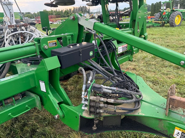 2012-john-deere-2510h-image-9