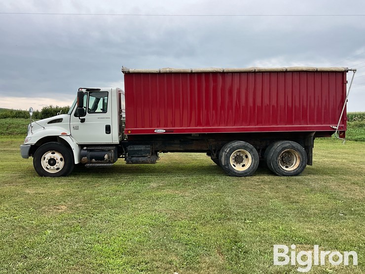 2002-international-durastar-4400-image-8