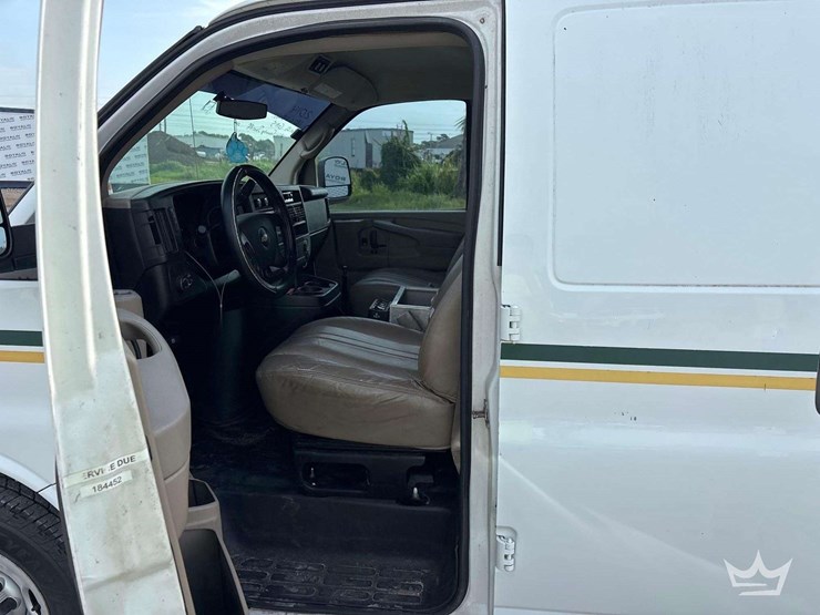 2014-chevrolet-express-2500-image-11