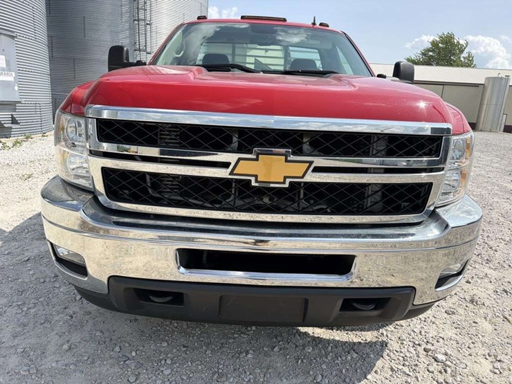 2013-chevrolet-3500-image-17