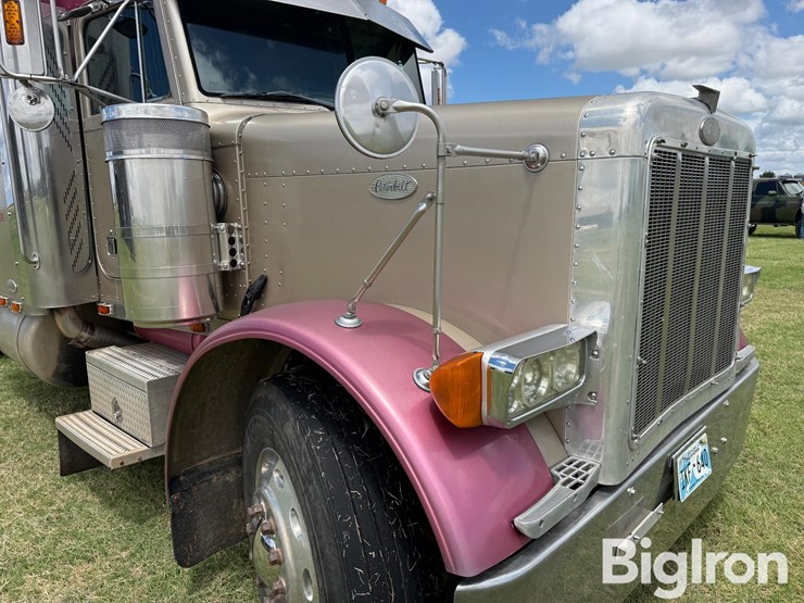 2000-peterbilt-379-image-16