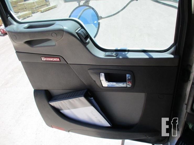 2014-kenworth-t800-image-15